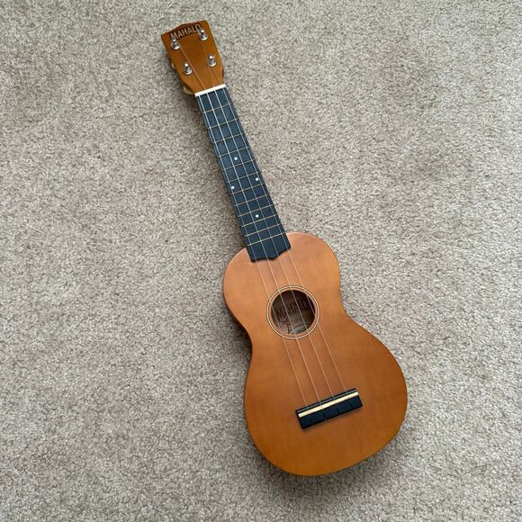 Mahalo Ukulele with Nubone Brown No U-50 Excellent Condition String Instrument - Picture 7 of 9
